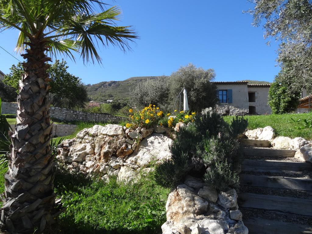Les 4 Elements Panzió Tourrettes-sur-Loup Kültér fotó