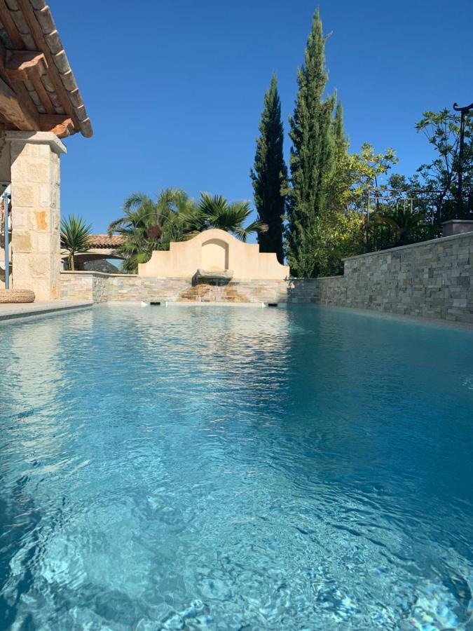 Les 4 Elements Panzió Tourrettes-sur-Loup Kültér fotó